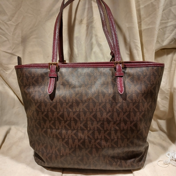 Michael kors tote - Picture 8 of 11